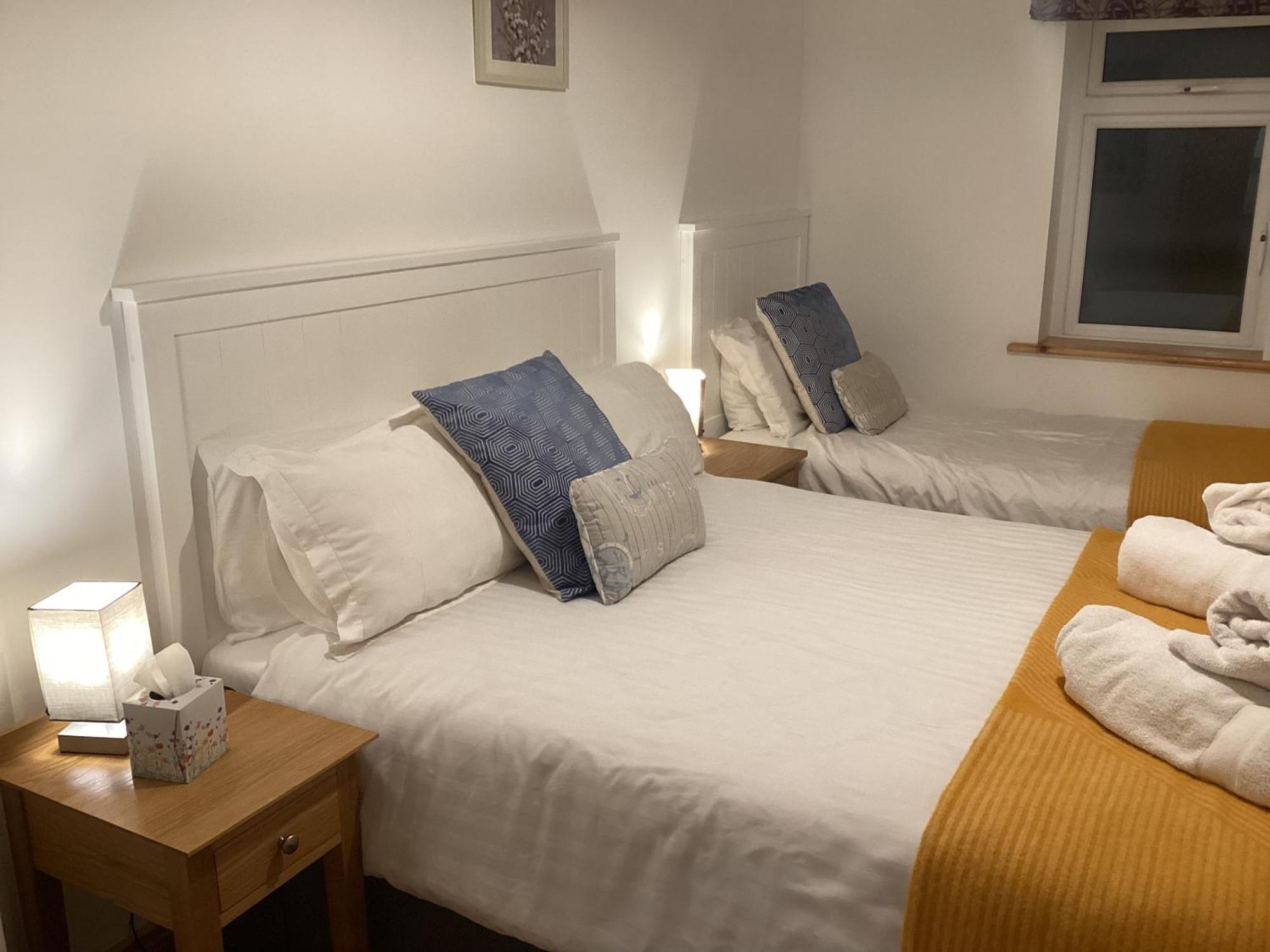 Апартаменты Roundstone Retreats Roundstone Harbour Lights Экстерьер фото