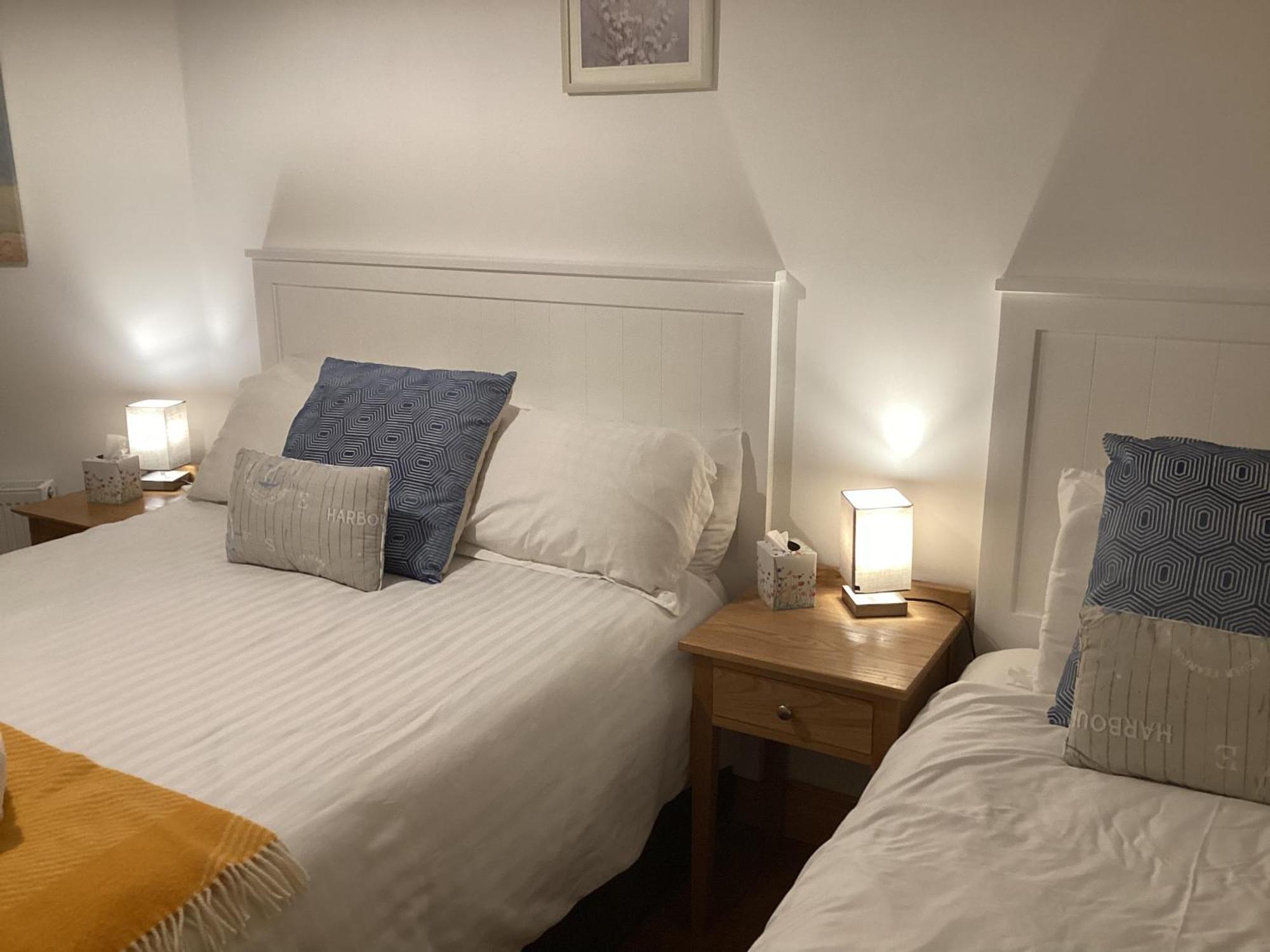 Апартаменты Roundstone Retreats Roundstone Harbour Lights Экстерьер фото
