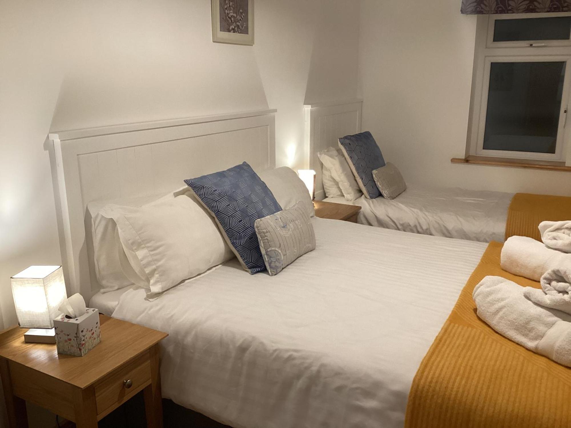 Апартаменты Roundstone Retreats Roundstone Harbour Lights Экстерьер фото